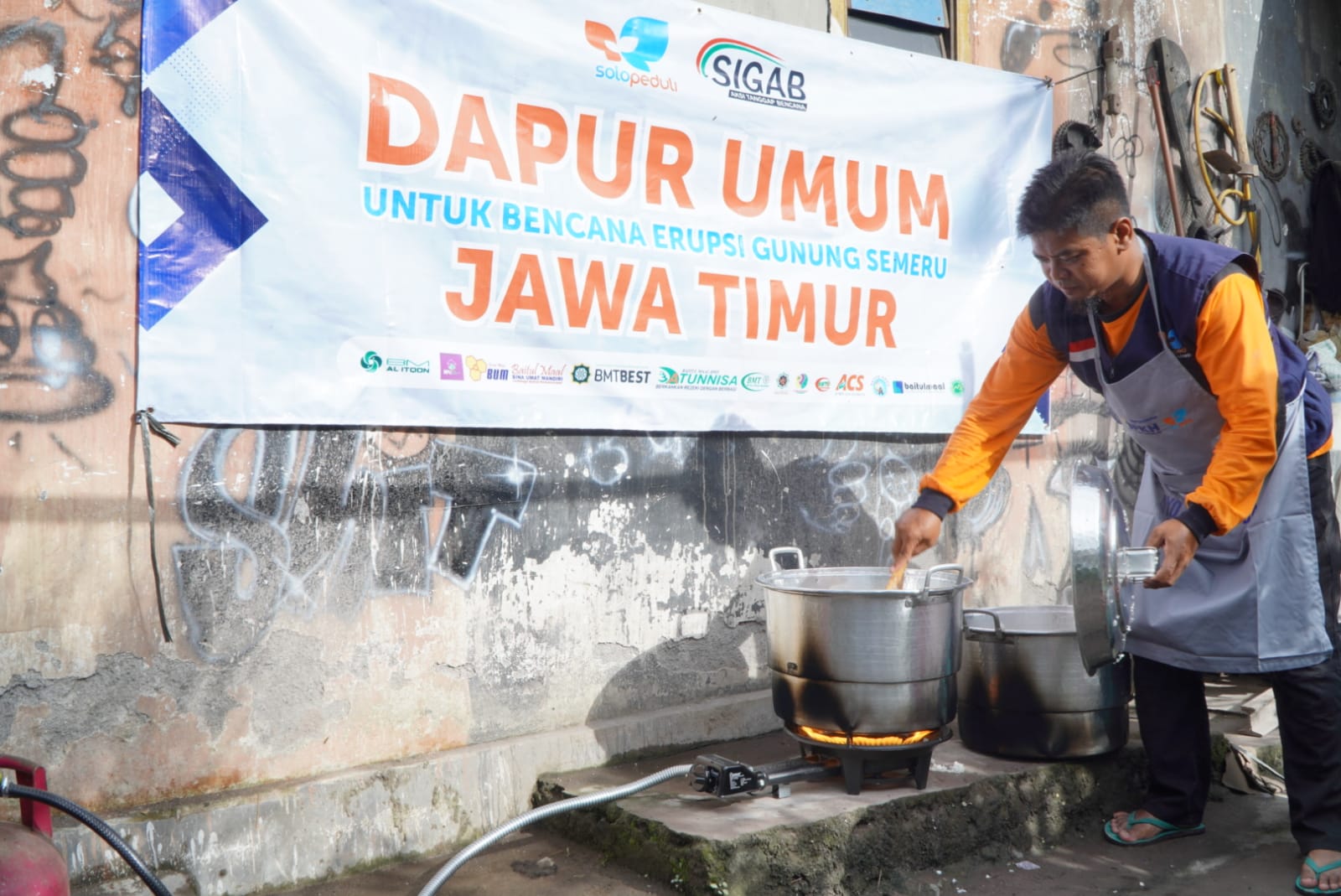 ERUPSI SEMERU LUMAJANG JAWA TIMUR